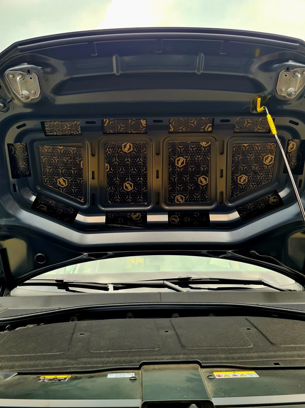 Wyciszenie maski w VW T-Roc śląskie Wyciszenie maski w VW T-Roc śląskie