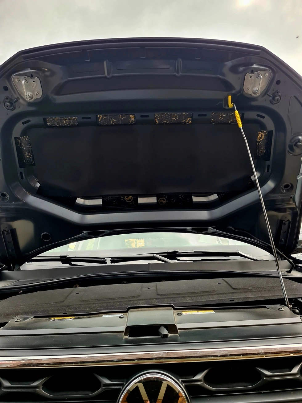 Wyciszenie maski w VW T-Roc śląskie Wyciszenie maski w VW T-Roc śląskie