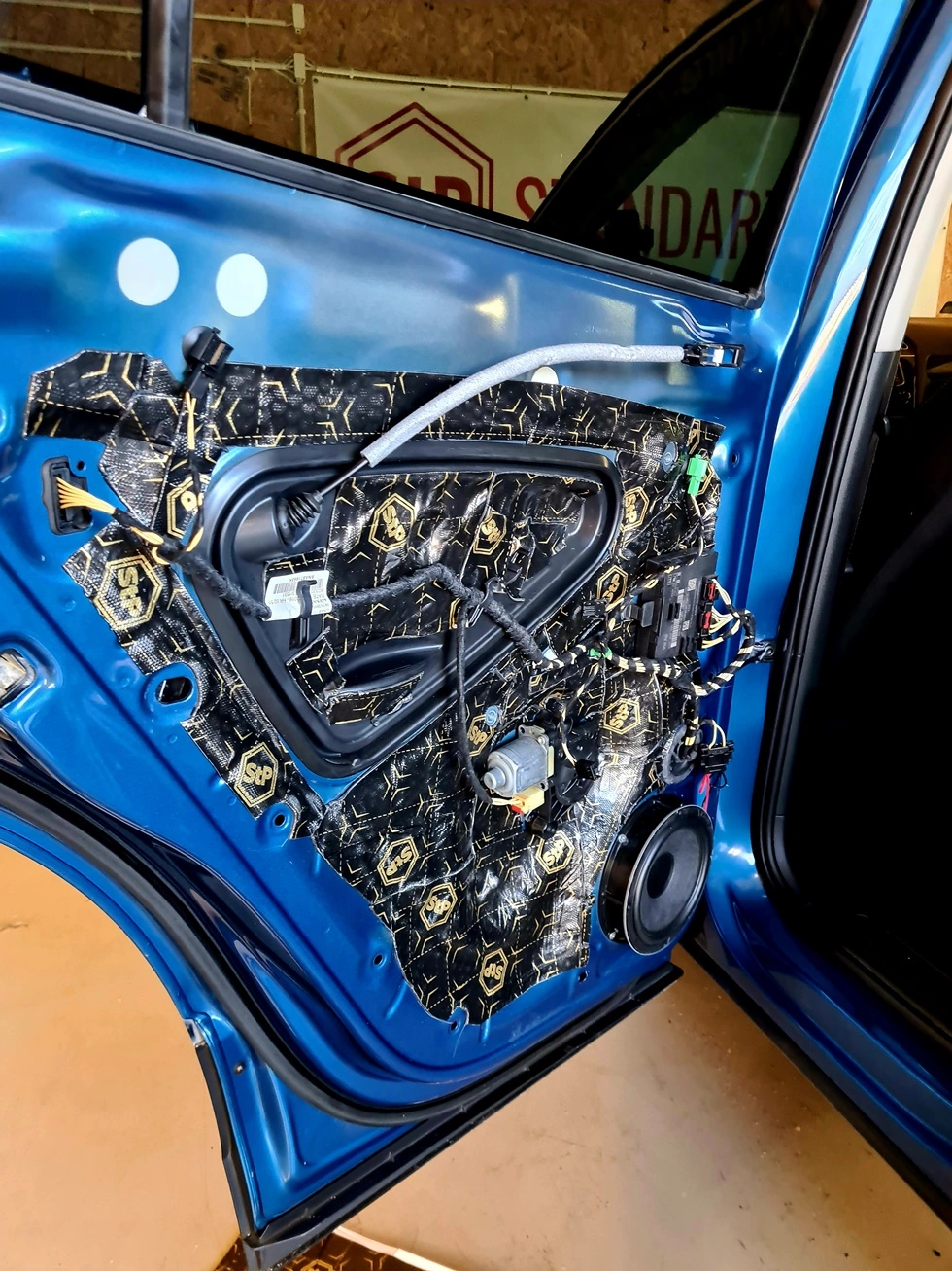 Wyciszenie drzwi w VW Tiguan  Wyciszenie drzwi w VW Tiguan
