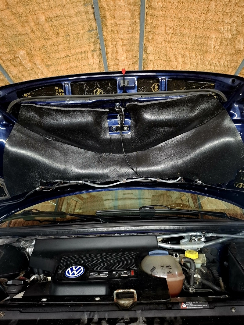 Wyciszenie maski VW Caravelle Zabrze