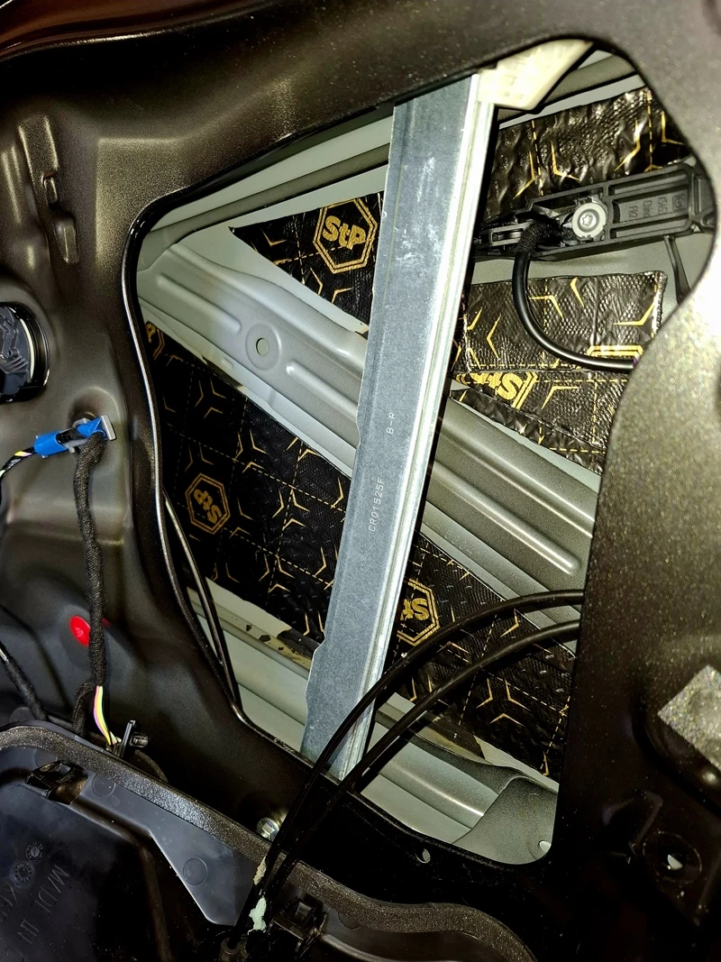 wyciszenie drzwi Mazda 3 Zabrze