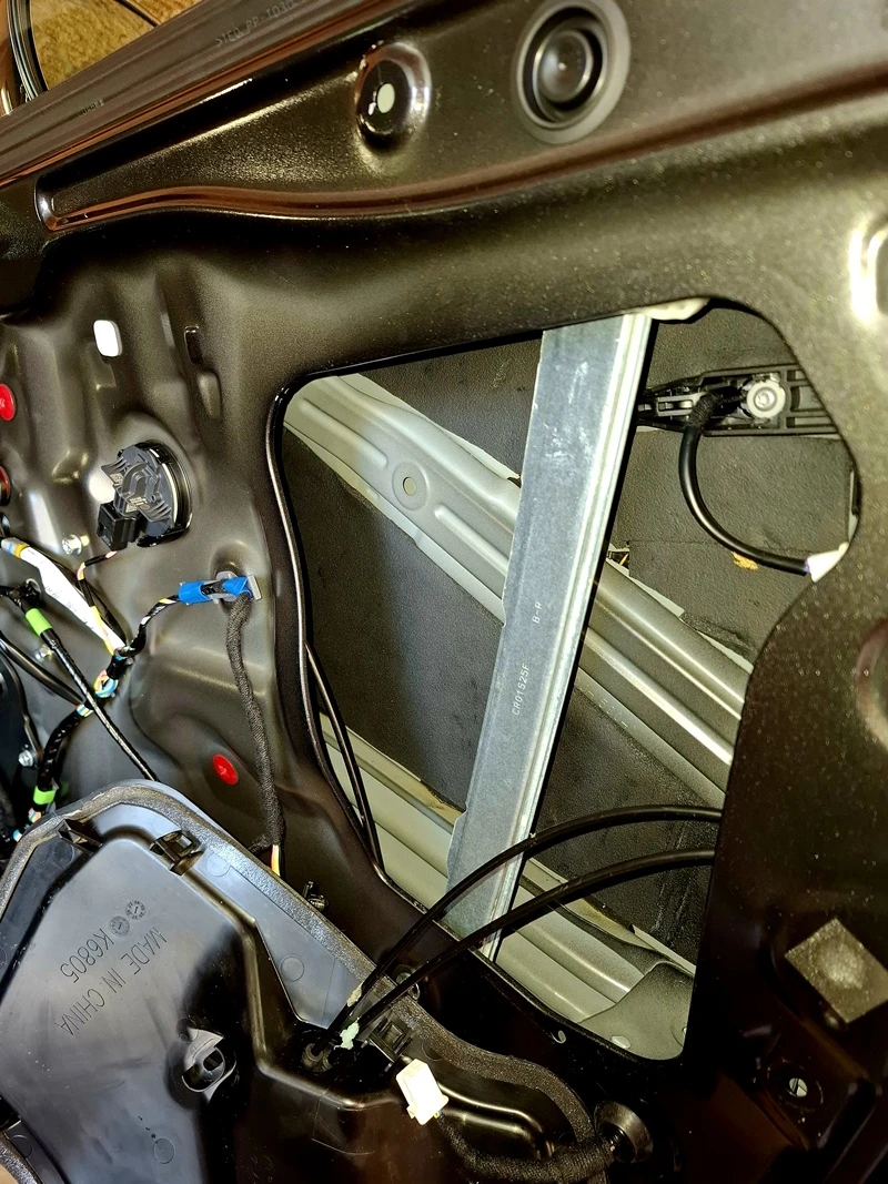 wyciszenie drzwi Mazda 3 Zabrze